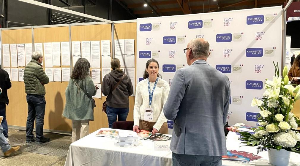 LES OFFRES D'EMPLOI À POUVOIR