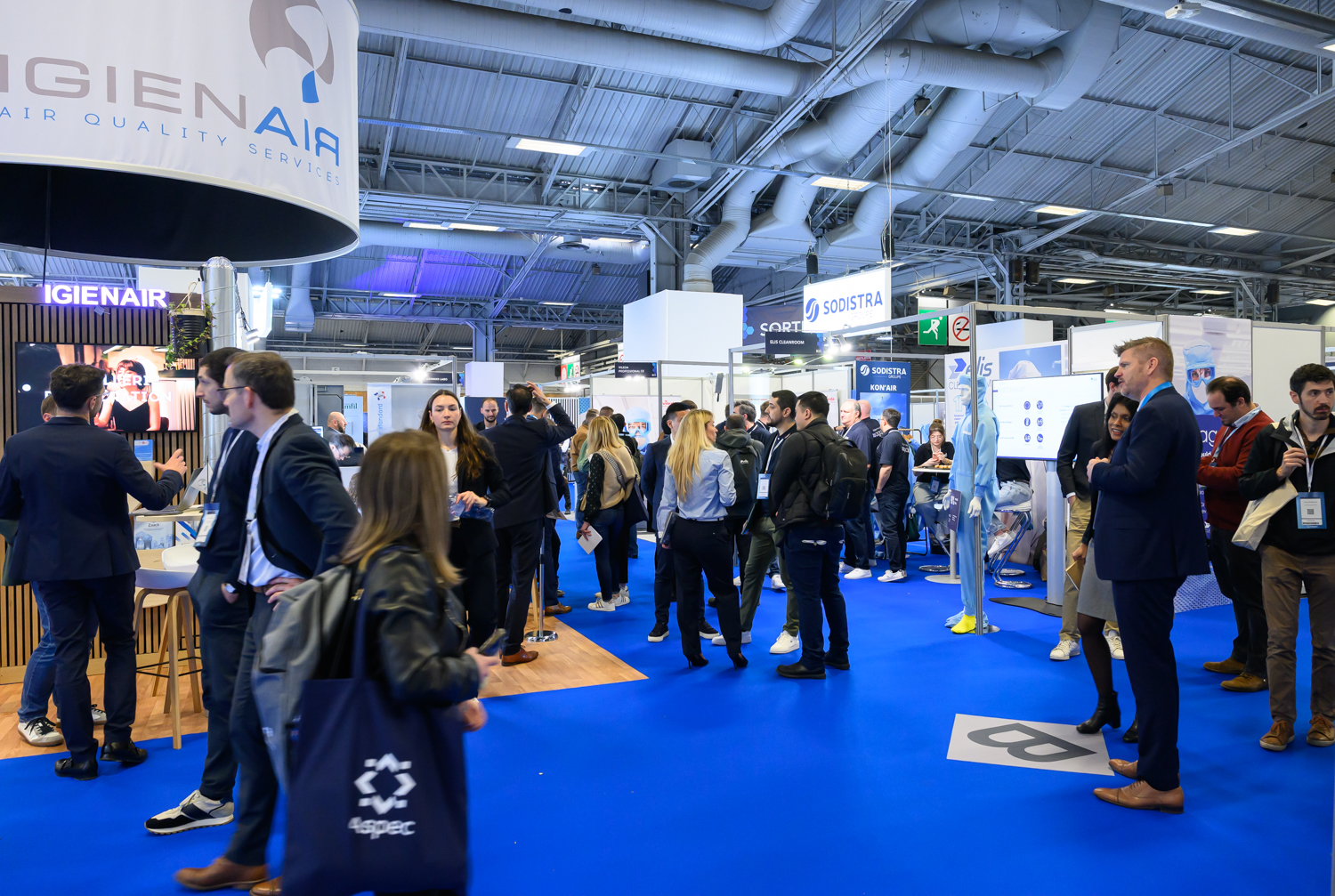 0622_contaminexpo_artiste_associe_photographes_26032025_74db60a8-da45-45c0-8ad9-721d356c0fb7.jpg